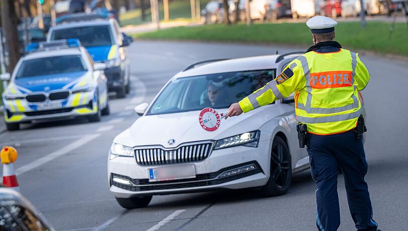 Geschwindigkeitsverstöße machten 2024 mehr als 82 Prozent aller Verstöße im fließenden Verkehr aus. (Symbolbild)