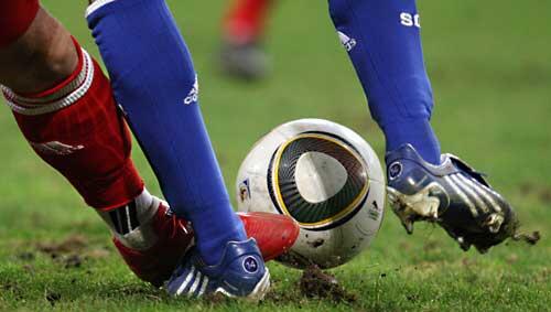 Pokal-Fight auf dem Acker: Die Bayern in Schalke Pokal-Fight auf dem Acker: Die Bayern in Schalke