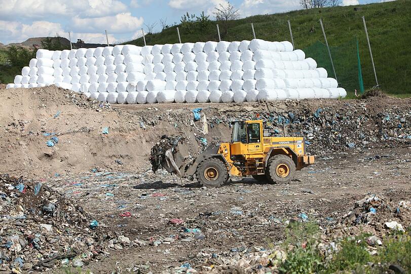 9000 Tonnen Müll, die längst verbrannt sein sollten, lagern auf der Deponie in Pillenreuth.