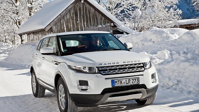 Gerade auf Eis und Schnee ist man mit dem Land Rover Evoque besonders angenehm unterwegs. Gerade auf Eis und Schnee ist man mit dem Land Rover Evoque besonders angenehm unterwegs.
