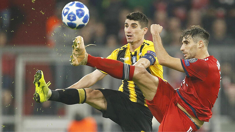 JAVI MARTINEZ, NOTE 3: Gab den Ein-Mann-Sicherheitsdienst vor der Abwehr, in dieser Rolle wird er Spanier wohl auch gegen den BVB eingesetzt. Wühlte sich durch, mal in Kopfballduellen, mal am Boden.