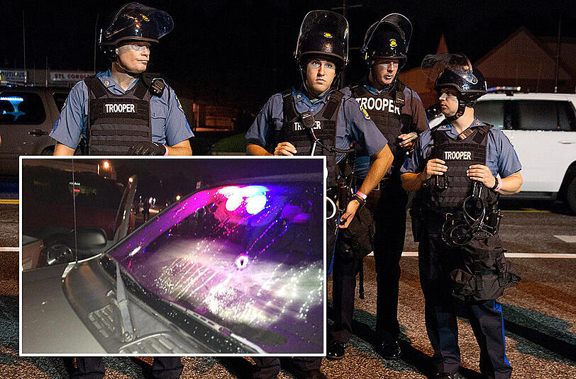 Nach dem Gedenken an den vor einem Jahr erschossenen Michael Brown sind in der US-Stadt Ferguson in der Nacht zum Montag mehrere Schüsse gefallen.
