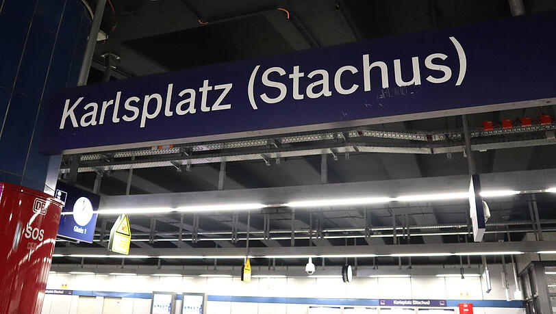 Der 70-J&auml;hrige fiel "ohne Fremdeinwirkung" ins Gleis und wurde von einer einfahrenden S-Bahn erfasst. (Symbolbild)