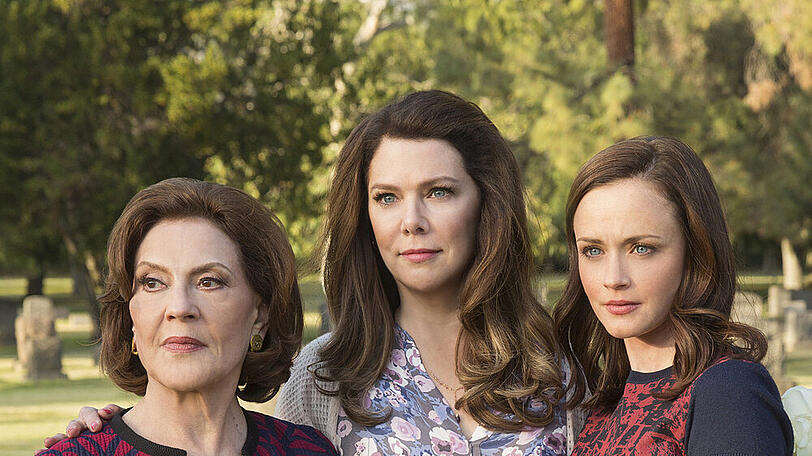 Emily (Kelly Bishop, v.l.), Lorelai (Lauren Graham) und Rory (Alexis Bledel) in "Gilmore Girls: Ein neues Jahr".