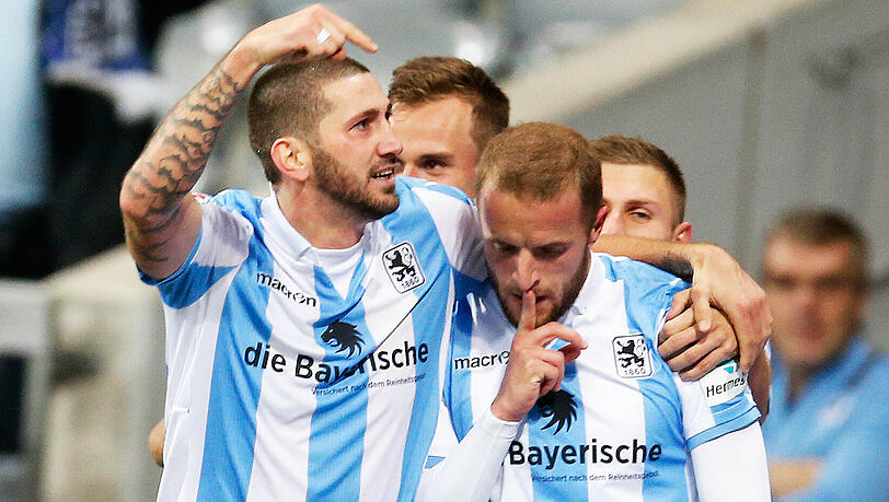 Verstehen sich bestens: Sascha Mölders (li.) und Daniel Adlung Verstehen sich bestens: Sascha Mölders (li.) und Daniel Adlung