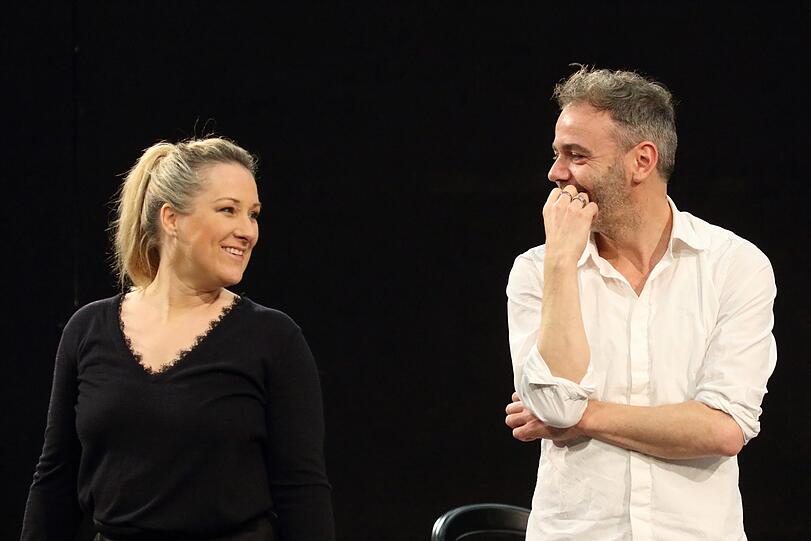 Johannes Erath bei einer Probe mit Diana Damrau.