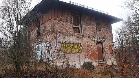 Dietrich und Sohn Leo Sailer zu Projekt Bahnwärterhäusl in Geiselgasteigstraße in München im Nov 2025  Foto: Daniel von Loeper, Fotograf: Daniel Loeper