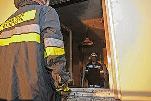 Aus dieser Wohnung in Röthenbach wurde eine schwer verletzte 58-Jährige geborgen.