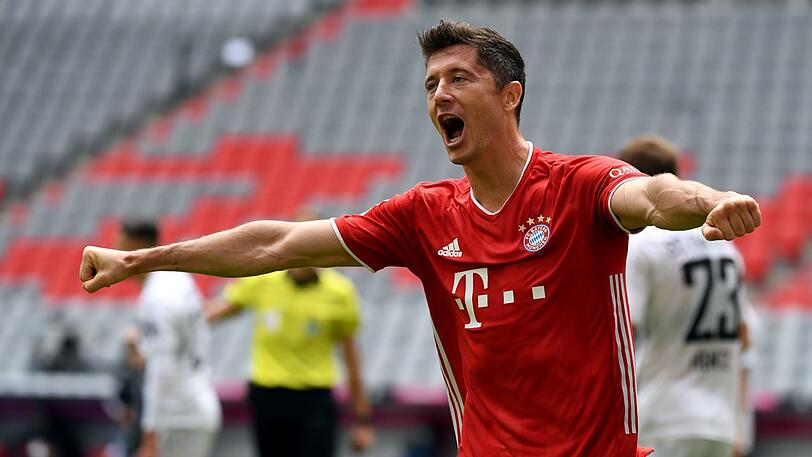 So kennt man ihn: Robert Lewandowski bejubelt seinen Treffer zum 2:0 gegen den SC Freiburg.