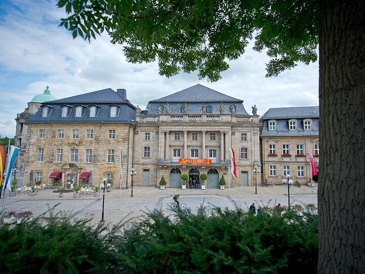 Das Redoutenhaus des Markgräflichen Opernhauses in Bayreuth (Oberfranken) wird ab Montag saniert. Foto: David-Wolfgang Ebener/Archivbild