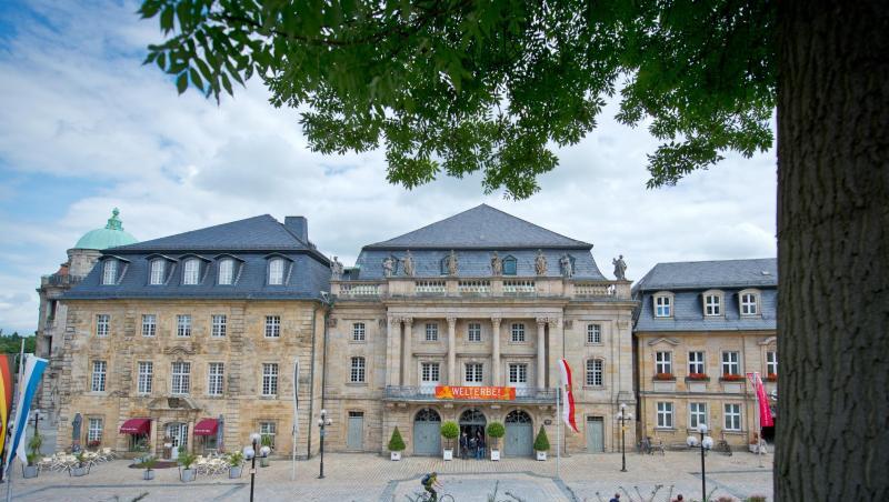 Das Redoutenhaus des Markgräflichen Opernhauses in Bayreuth (Oberfranken) wird ab Montag saniert. Foto: David-Wolfgang Ebener/Archivbild