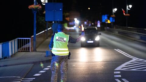 Polen hat vorübergehend die Grenzkontrollen an der deutsch-polnischen Grenze wieder aufgenommen.