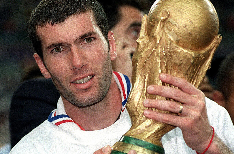 6. Zinedine Zidane: 2001 für 76 Millionen Euro von Juventus Turin zu Real Madrid.