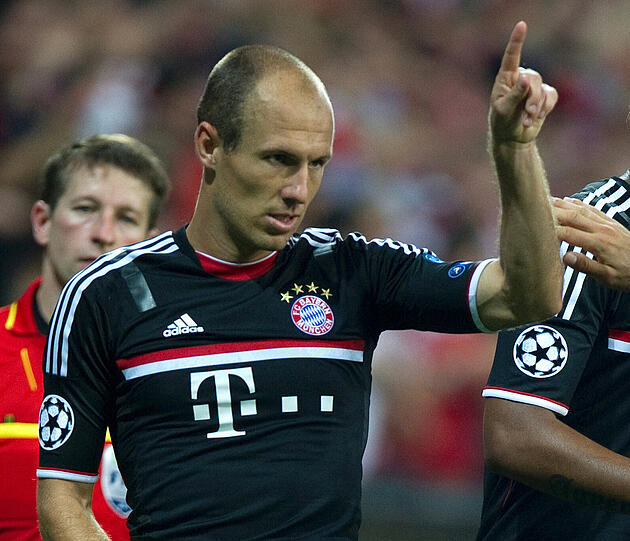 Der zweifache Torschütze Arjen Robben schlug nach dem Spiel Alarm, übte Kritik am Spiel der Bayern. Sehen Sie hier die Bilder von Robbens Auftritt gegen den FC Zürich.