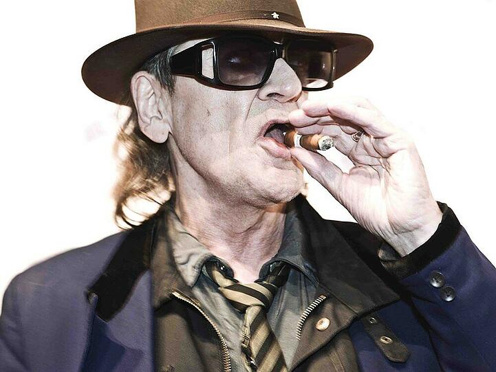 Ganz der Alte: Udo Lindenberg Ende 2012 mit Zigarre bei einer Musicalpremiere