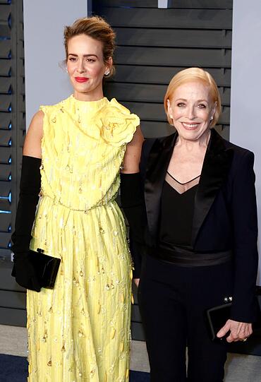 Sie gelten als absolutes Glamour-Paar in Hollywood: Schauspielerin Sarah Paulson (45) und Freundin Holland Taylor (77).