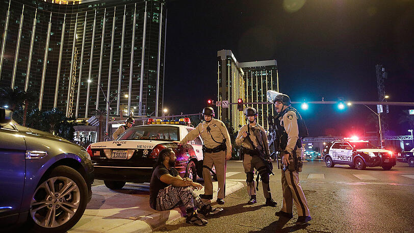 Drama in Las Vegas. Der als Steven Paddock identifizierte Schütze feuerte auf zahlreiche Konzertbesucher. Die Bilder.