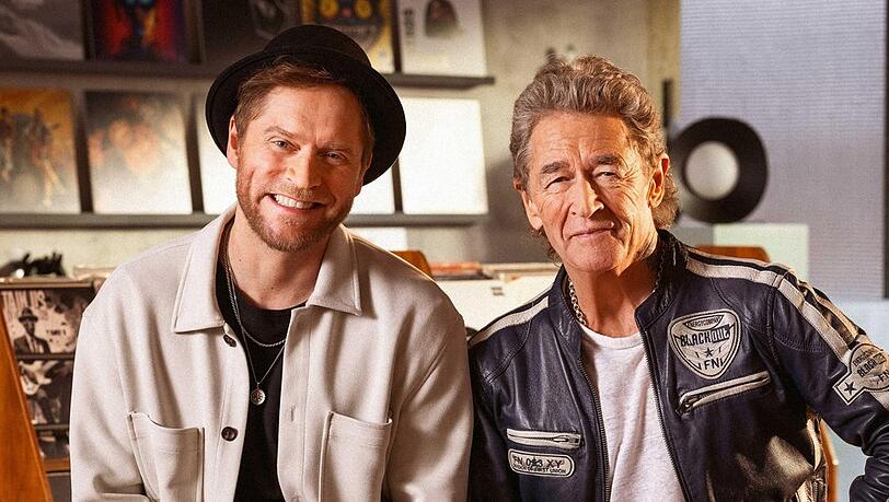 Peter Maffay (r.) schaut in der neuen Staffel von "Sing meinen Song" bei Johannes Oerding vorbei.