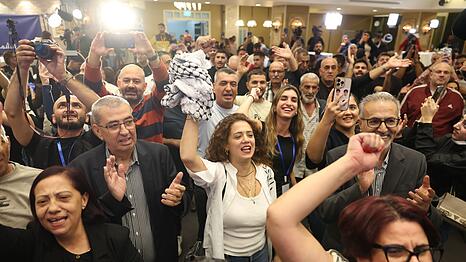 Anh&auml;nger der arabisch dominierten "Vereinten Liste" feiern nach ersten Prognosen bei der Wahl in Israel.