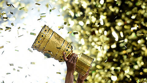 Die erste Hauptrunde im DFB-Pokal ist ausgelost. Hier gibt's alle Paarungen.