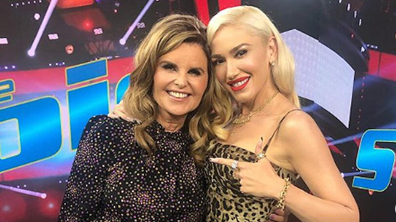 Gwen Stefani (r.) postete ein Bild mit Maria Shriver aus dem Studio der "Today Show"