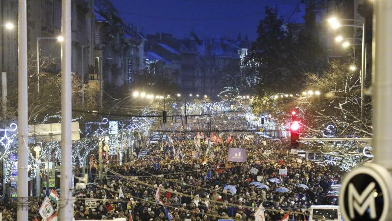 Die Proteste gegen die Regierung des rechtsnationalen ungarischen Ministerpräsidenten Viktor Orban halten seit Tagen an. Die Proteste gegen die Regierung des rechtsnationalen ungarischen Ministerpräsidenten Viktor Orban halten seit Tagen an.