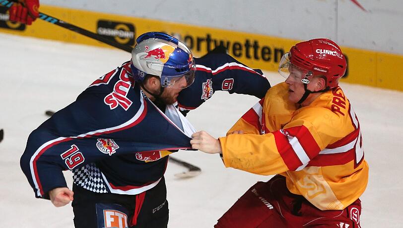 Trauriges Highlight: Nick Palmieris Boxkampf. Trauriges Highlight: Nick Palmieris Boxkampf.