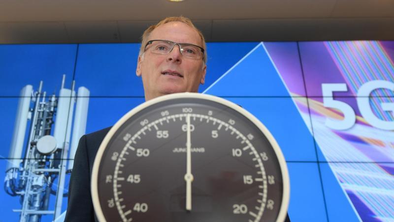 Jochen Homann, Präsident der Bundesnetzagentur, vor dem Start der 5G-Mobilfunkauktion in Mainz. Jochen Homann, Präsident der Bundesnetzagentur, vor dem Start der 5G-Mobilfunkauktion in Mainz.