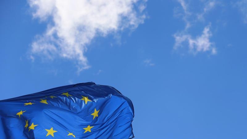 Eine Europafahne weht vor dem Europäischen Parlament in Straßburg. Eine Europafahne weht vor dem Europäischen Parlament in Straßburg.