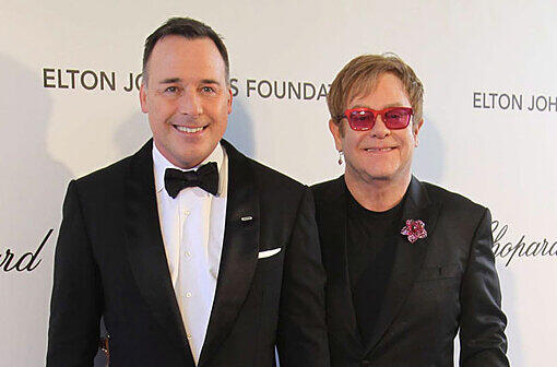 Elton John und David Furnish wollten diesen Mai heirateten.