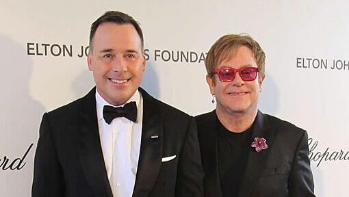 Elton John und David Furnish wollten diesen Mai heirateten. Elton John und David Furnish wollten diesen Mai heirateten.