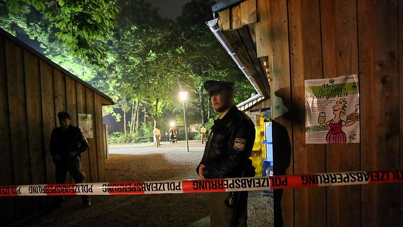 Die Polizei hat den Biergarten-Tatort abgesperrt. Die Polizei hat den Biergarten-Tatort abgesperrt.