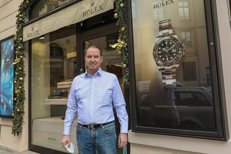 Ashley Pace (57), Inhaber des Rolex-Geschäfts "Ashley's": "Schade, wenn Leute teure Autos haben und sie nicht mehr zeigen können!"