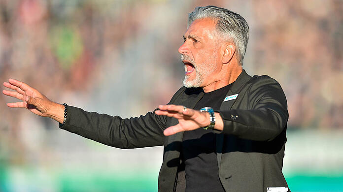 Vor der Partie bei Viktoria Köln ruft Maurizio Jacobacci, infolge der jüngsten Streitereien im Vorstand, emotional zu mehr Ruhe auf.