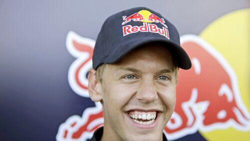 Sebastian Vettel bleibt mindestens bis 2011 bei Red Bull. Sebastian Vettel bleibt mindestens bis 2011 bei Red Bull.