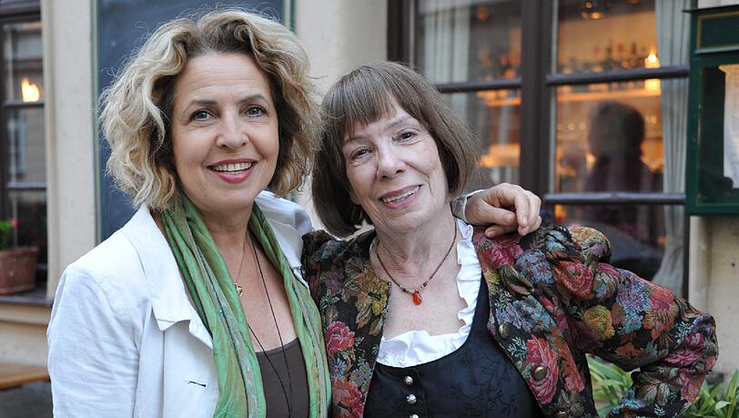 Die Schauspielerin Heide Ackermann (r.) mit Michaela May. Die Schauspielerin Heide Ackermann (r.) mit Michaela May.