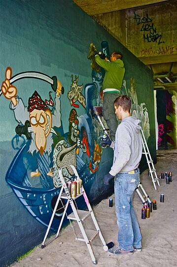 Isart Graffiti Aktion an der Brudermühlbrücke