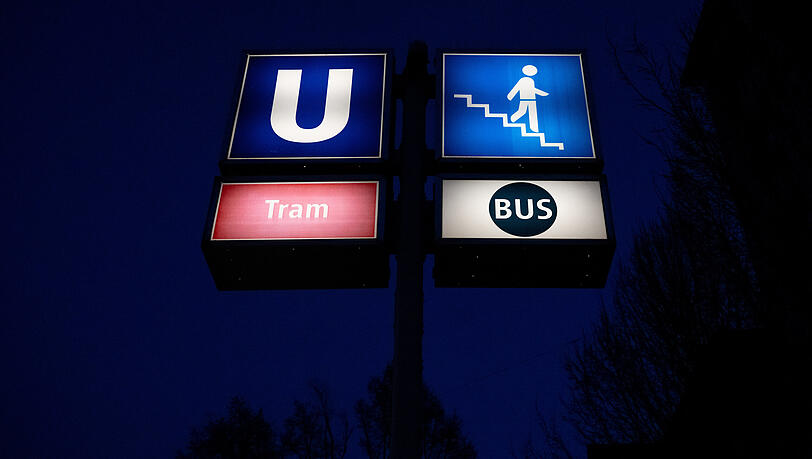Die MVG bittet Fahrgäste der Linie U3, nach dem Champions-League-Spiel ab etwa 22.30 Uhr im Abschnitt zwischen Moosach und Sendlinger Tor auf die Linien U1 (Olympia-Einkaufszentrum) und U2 (Scheidplatz) auszuweichen. (Symbolbild)