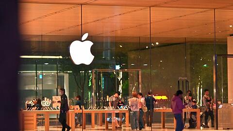 M&ouml;glicherweise stehen ab Herbst in Apple-Stores faltbare iPhones.