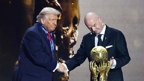 Pr&auml;sidenten unter sich: Donald Trump und Gianni Infantino.