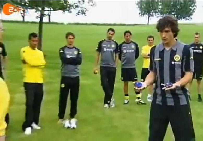 Auch Fußballprofis praktizieren Life Kinetik.