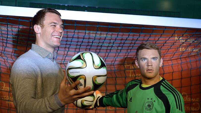 Hat am Montag in Berlin seine Wachsfigur getroffen: Welttorhüter Manuel Neuer. Hat am Montag in Berlin seine Wachsfigur getroffen: Welttorhüter Manuel Neuer.