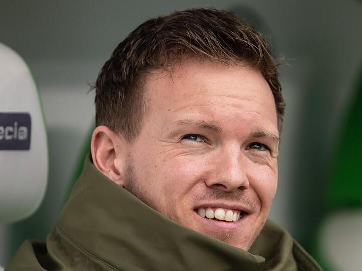"Ich kann mir nicht vorstellen, dass Mitte Juli weitergespielt wird", sagt Nagelsmann.