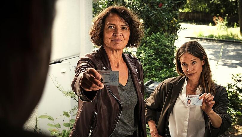 Die Ludwigshafener Kommissarinnen Lena Odenthal (Ulrike Folkerts, links) und Johanna Stern (Lisa Bitter). Die Ludwigshafener Kommissarinnen Lena Odenthal (Ulrike Folkerts, links) und Johanna Stern (Lisa Bitter).