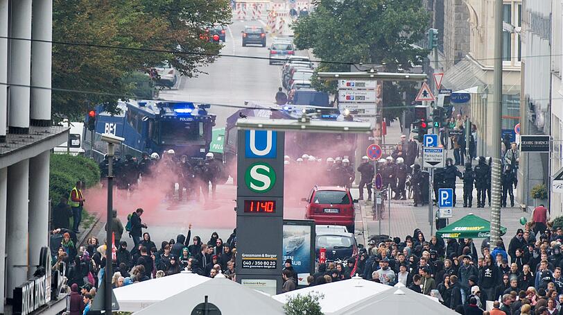 Bei Protesten gegen Rechts kam es am Samstag in Hamburg zu Ausschreitungen!