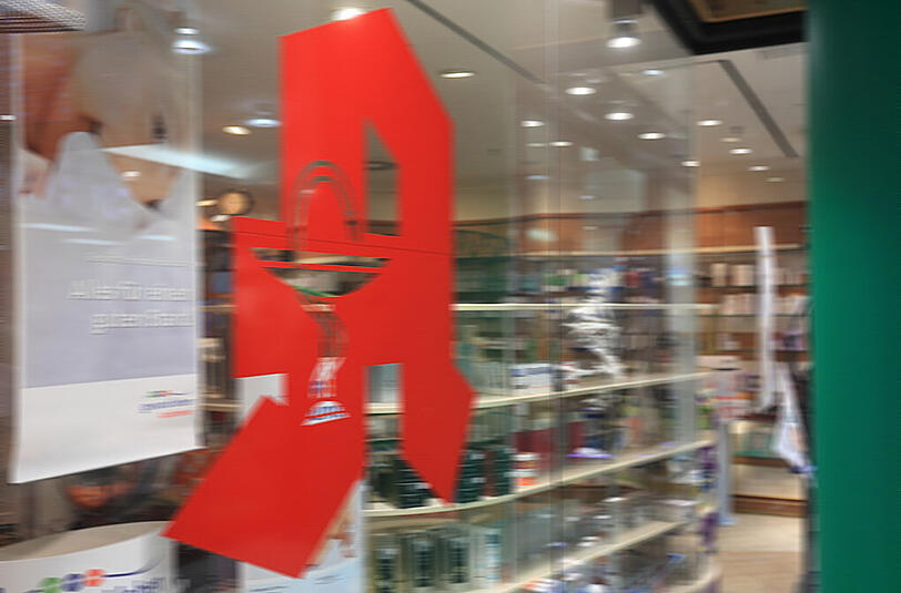 In 33 Fällen ergaunerte sich ein Mann verschreibungspflichtige Medikamente. In der letzten Apotheke war damit Schluss. (Symbolbild)