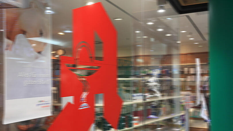 In 33 Fällen ergaunerte sich ein Mann verschreibungspflichtige Medikamente. In der letzten Apotheke war damit Schluss. (Symbolbild) In 33 Fällen ergaunerte sich ein Mann verschreibungspflichtige Medikamente. In der letzten Apotheke war damit Schluss. (Symbolbild)