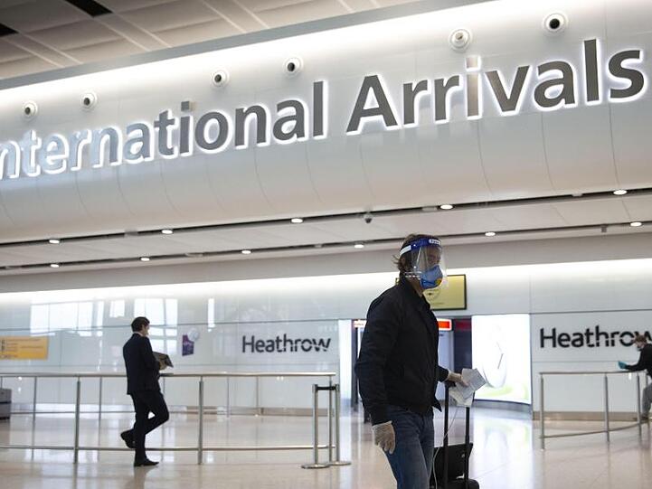 England lockert seine im Zuge der Corona-Pandemie getroffenen Quarantäne-Vorschriften für Einreisende.