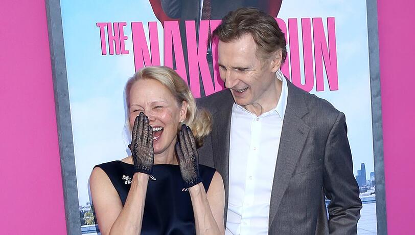 Pamela Anderson und Liam Neeson auf dem roten Teppich in New York City im vergangenen Juli. Pamela Anderson und Liam Neeson auf dem roten Teppich in New York City im vergangenen Juli.