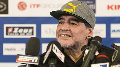 Diego Armando Maradona trainiert in der kommenden Saison eine Mannschaft in der zweiten Liga der Vereinigten Arabischen Emiraten.